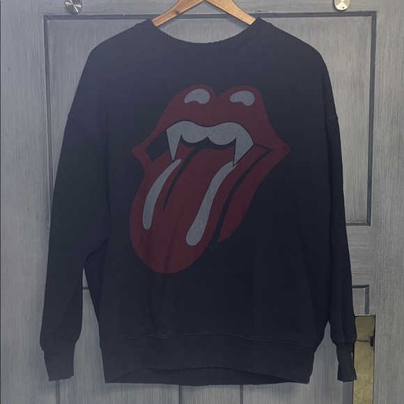 American Eagle Outfitters Tops - American Eagle Women’s XXS Oversized Rolling Stones Vampire Crewneck Sweatshirt